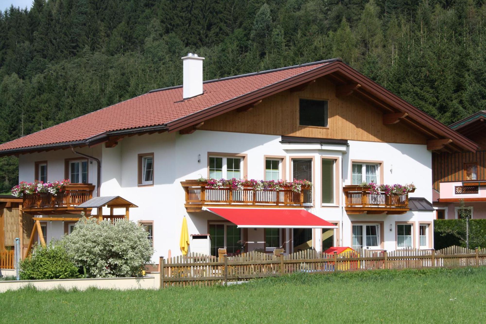 Alpenjuwel Appartements Flachau Exteriör bild
